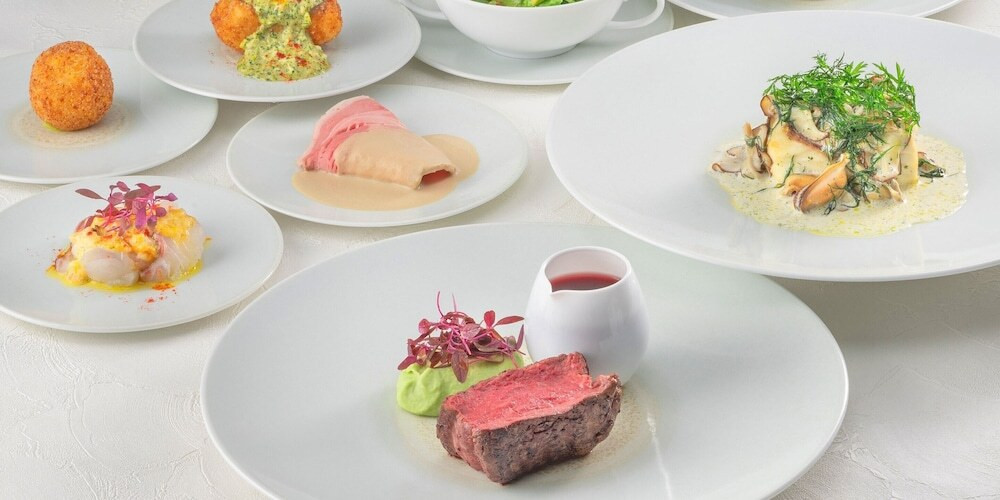 オーシャンビューの絶景ホテルで、家族仲良く非日常体験4004063