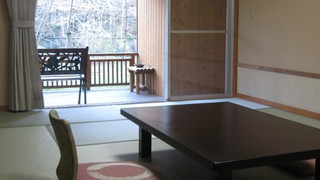 ３人、４人でも広々過ごせるお部屋【訳ありだけどお得な１２畳】 [和室] [禁煙]