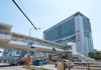 Shin-Yokohama Station Building and Shin-Yokohama Vista Walk (Kohoku Ward, Yokohama City)