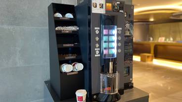 2階ロビー コーヒーマシーン / 1