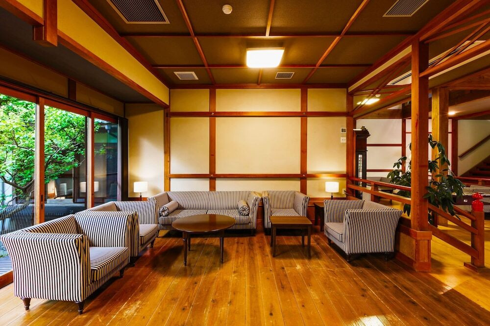 ロビーラウンジ