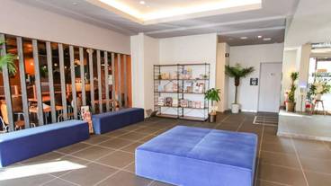 ロビー応接スペース / 8