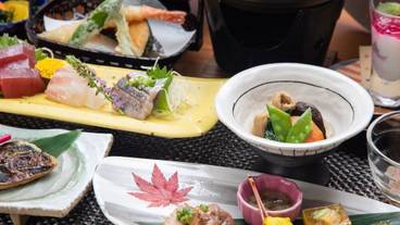 食事・飲み物 / 11