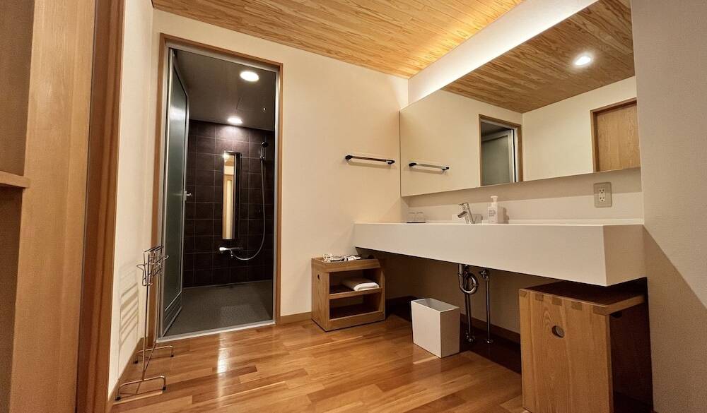 客室バスルーム・洗面台一例 / 1