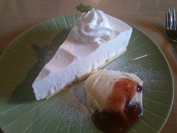 「カフェ & バー 段」料理 755204 レアチーズケーキ