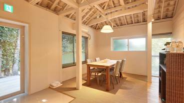 客室内のダイニングエリア / 4