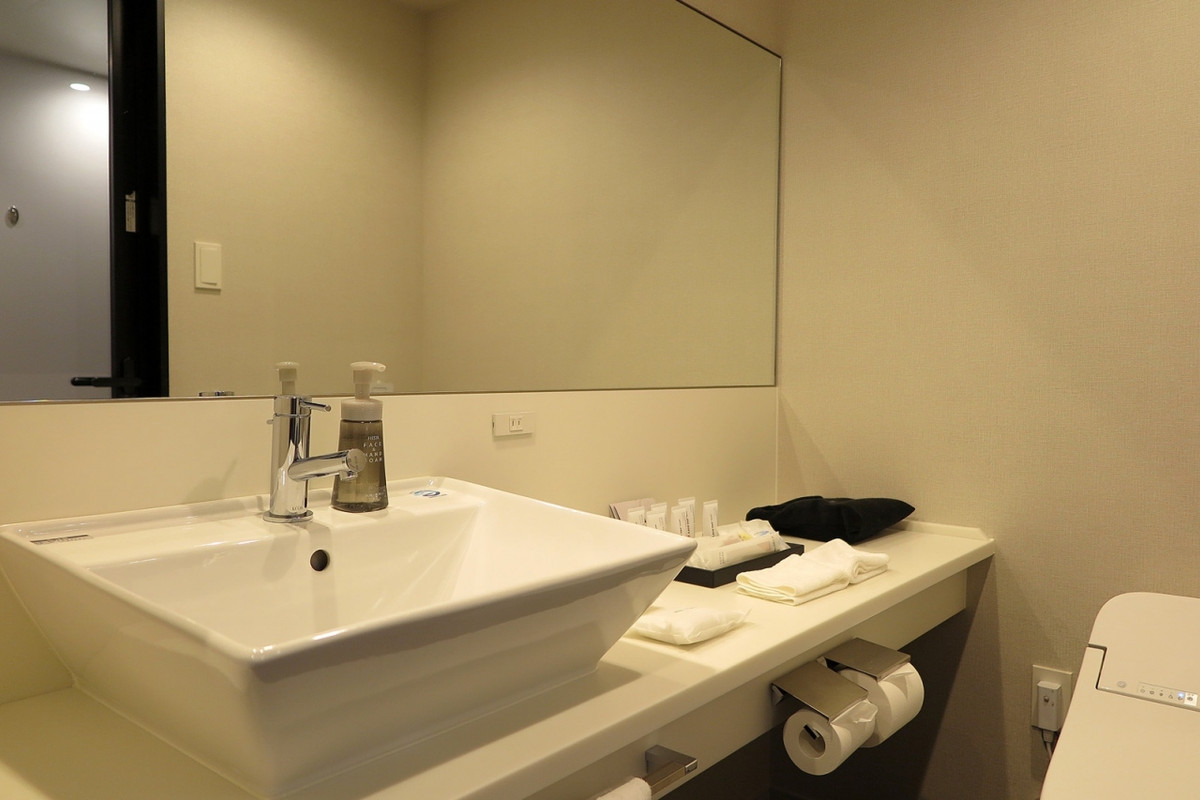 バスアメニティには女性用基礎化粧品セットも用意されていました