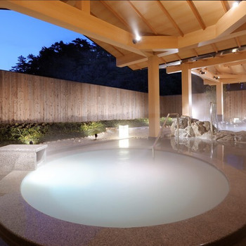 たまの贅沢に。高級感と温泉に酔いしれる3528259