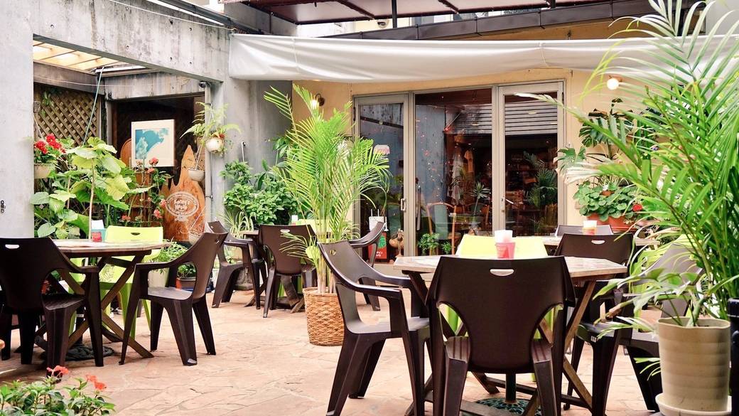 車で伊豆半島に向かい
ハワイアンなランチを / 1