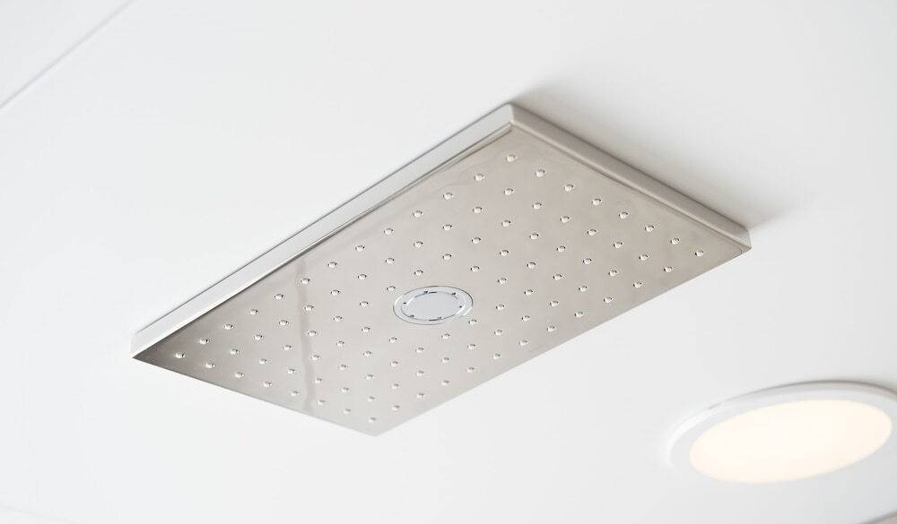 天井のレインシャワー / 3