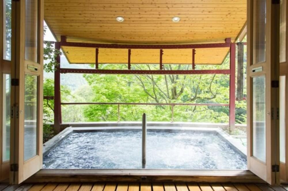 標高1,000mからの眺望を楽しむリゾートホテル3449772