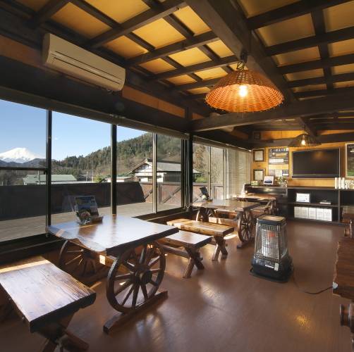 「弥生の舞工場」カフェスペース / 2