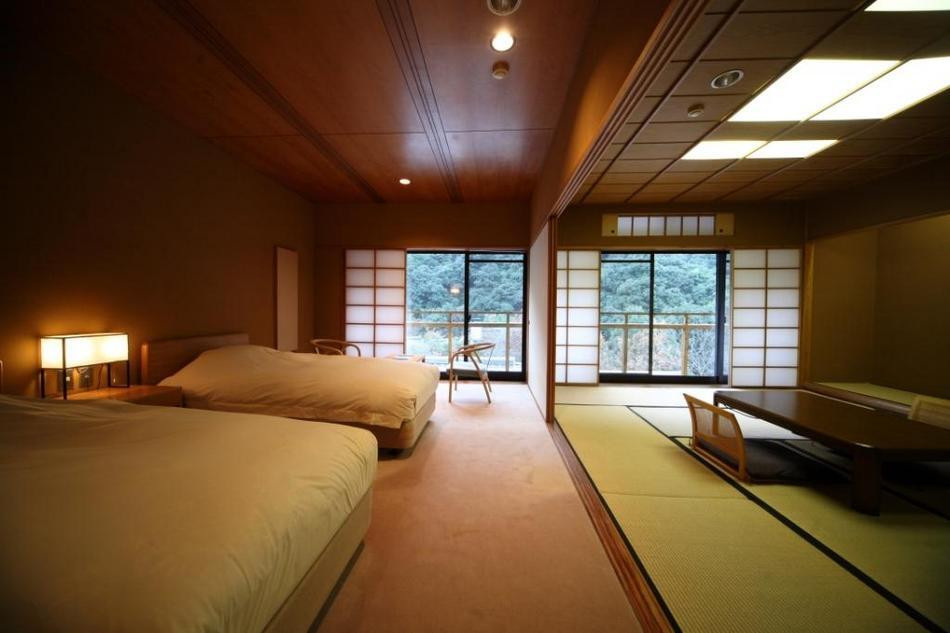 椎葉山麓の大自然に囲まれて和食会席に舌鼓3462751