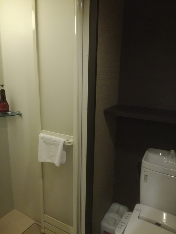 シャワーとトイレ