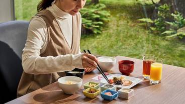 庭園を眺めながらの朝食 / 5