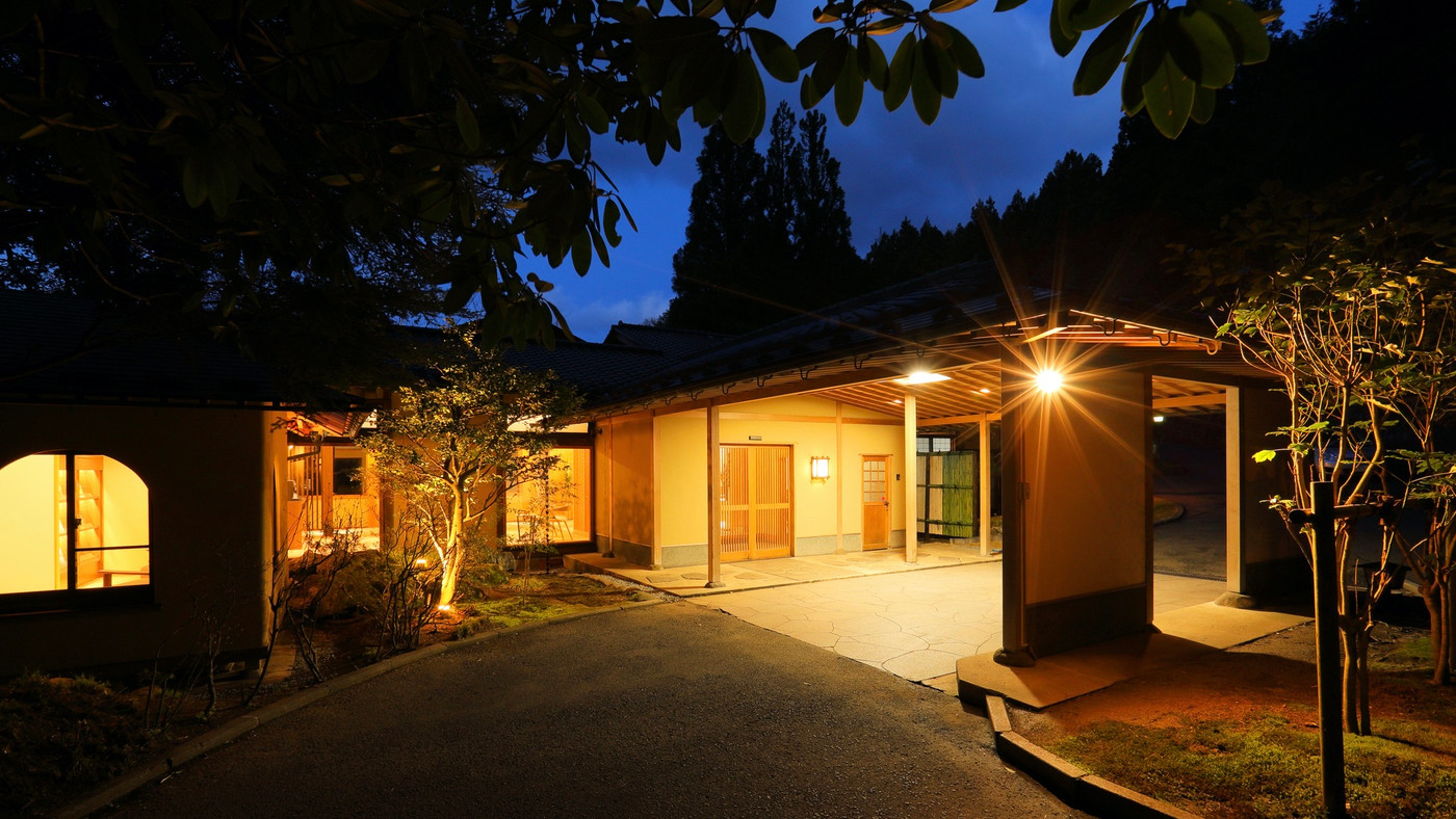 大人の休日のような空間で2人だけで静かに過ごす贅沢3492774