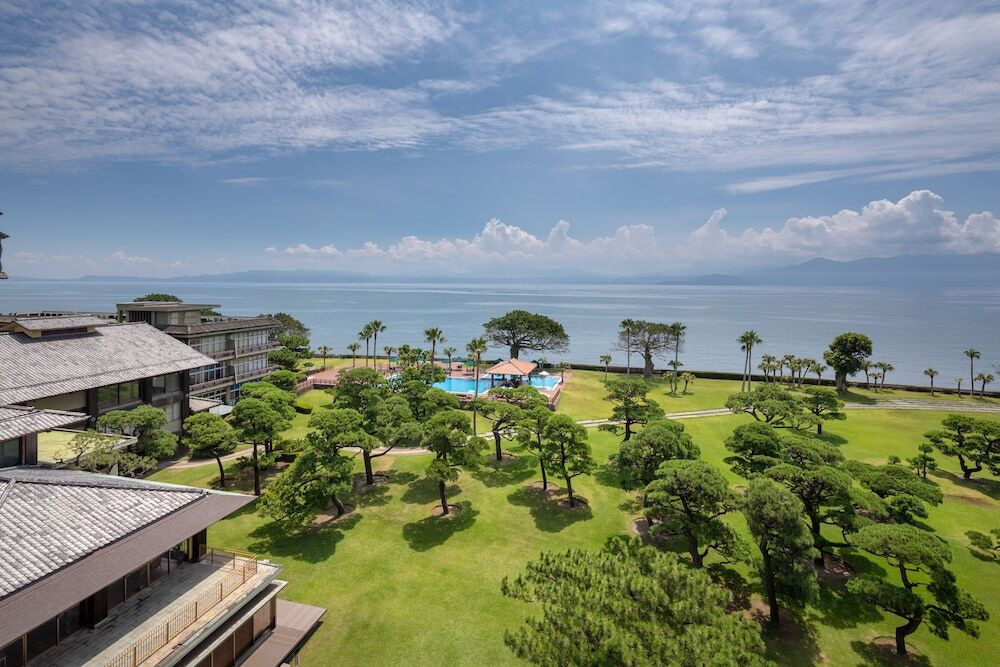 ホテルで湯巡りと砂むし温泉を体験。夜は四季折々の味覚に舌鼓3490018