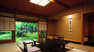 ファミリー スイート 1 ベッドルーム スパ浴槽 ガーデンビュー