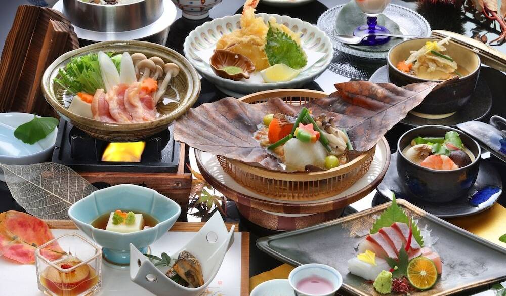 夕食 会席料理一例① / 1