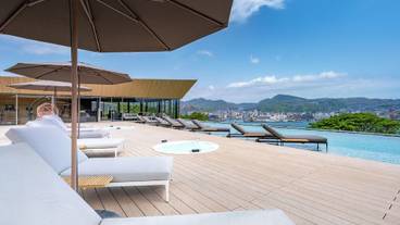 インフィニティ プール / 25