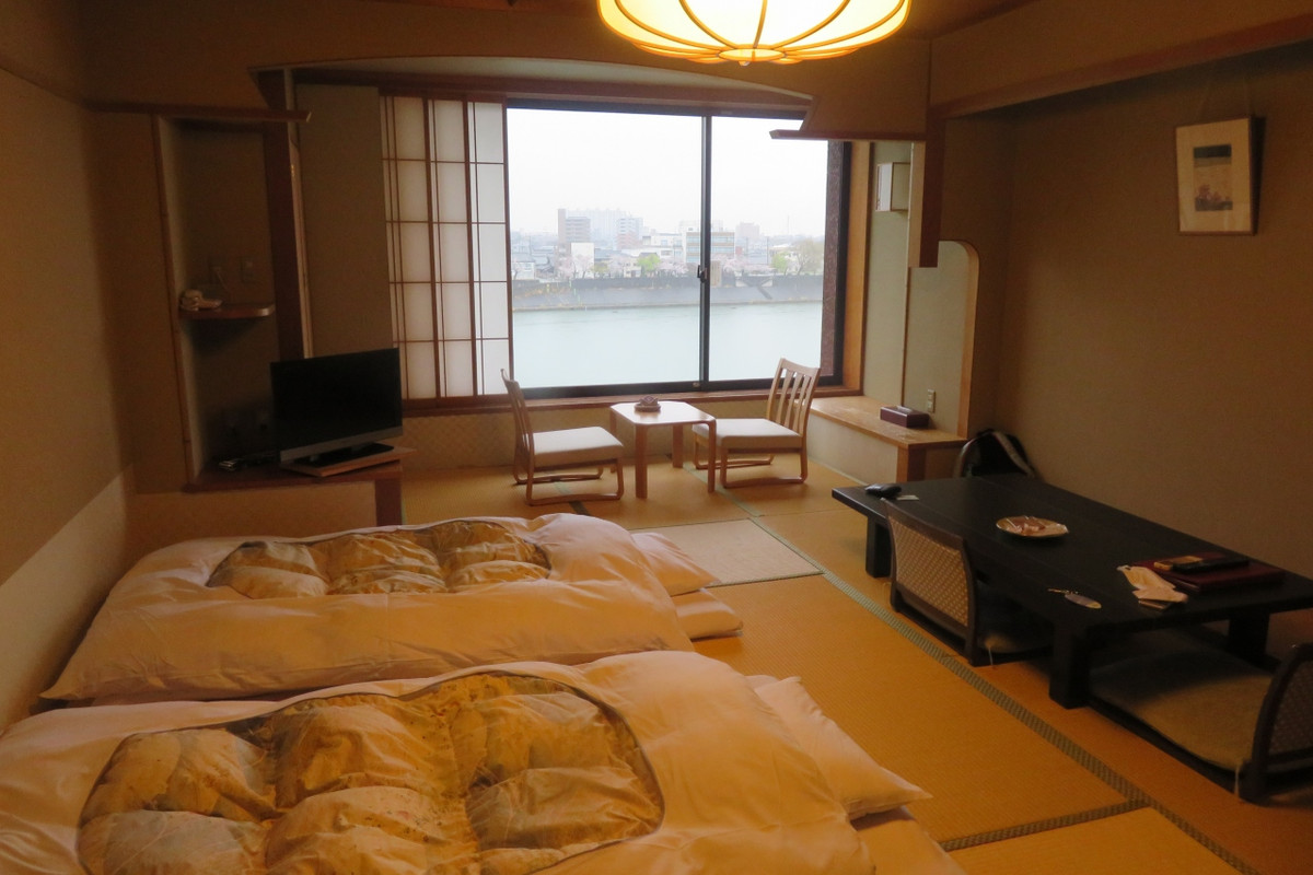 はじめから布団がひいてあるのはいかがなものか。