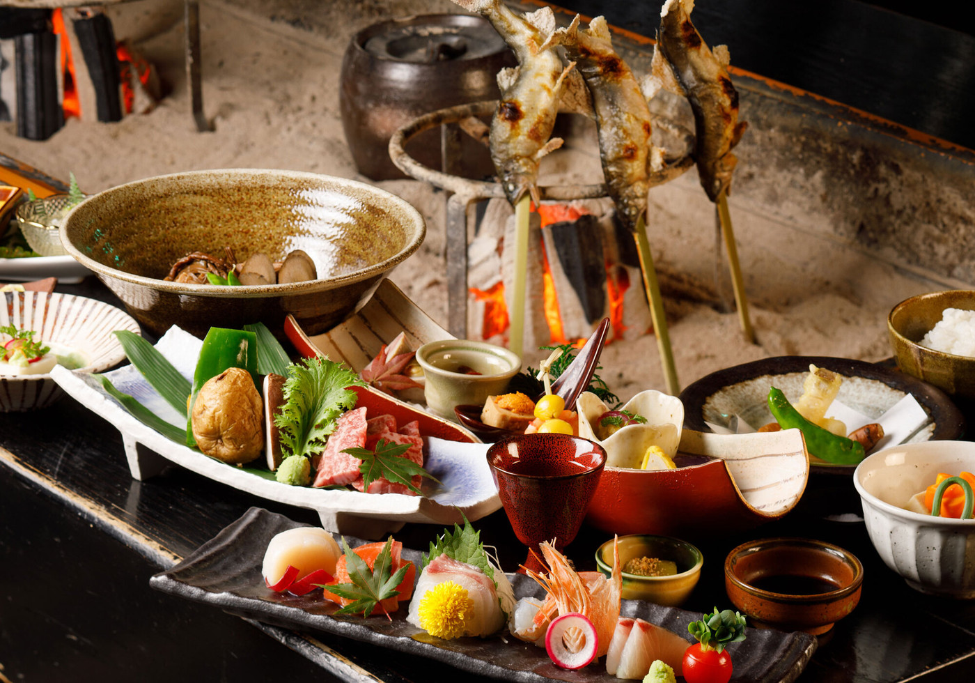 洞窟風呂で情緒あふれるひとときを過ごす4244340