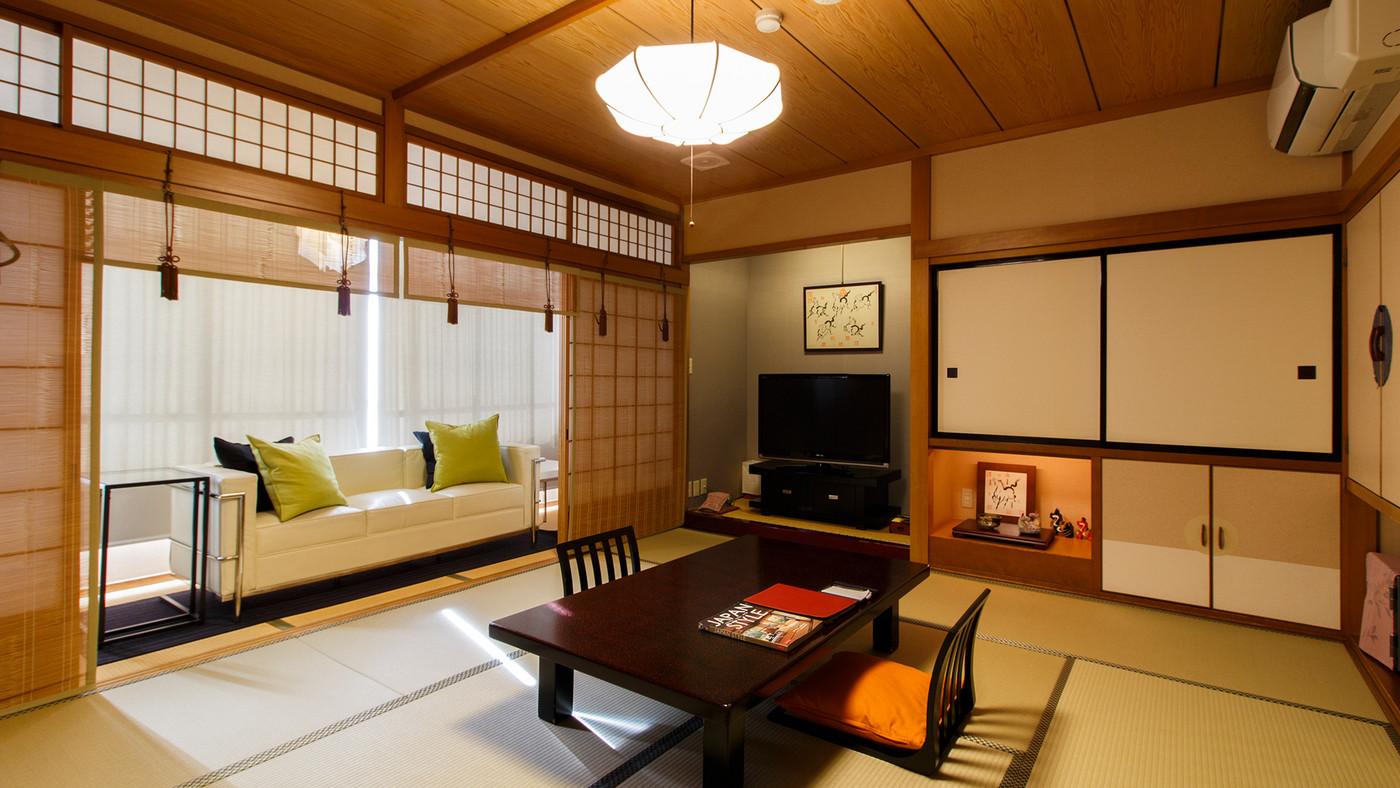 駅チカにあるレトロなお宿で家族団欒の時間を過ごそう4258020