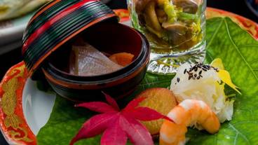 食事・飲み物 / 11