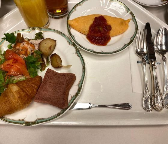 朝食盛り付け例
