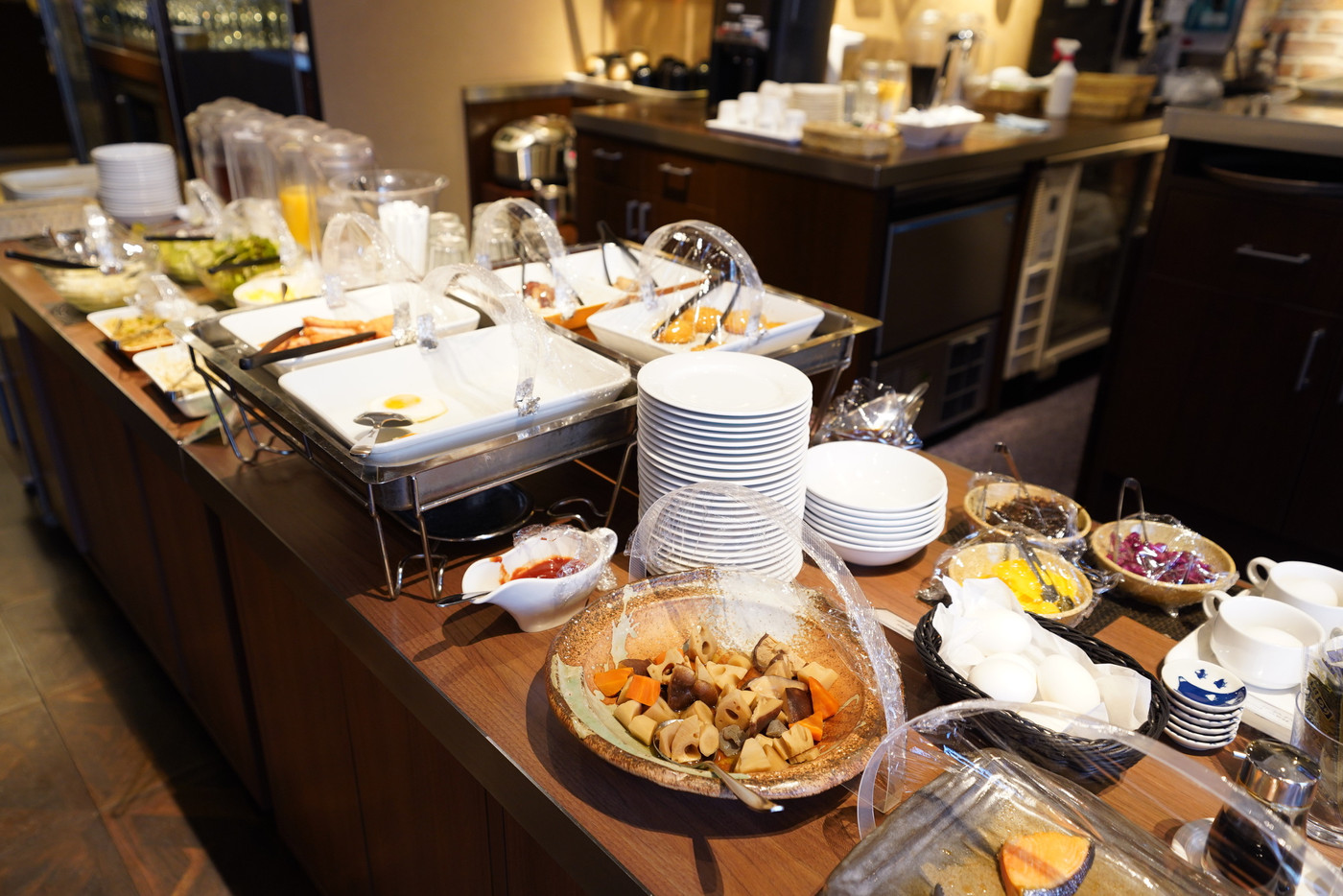 ゆっくり長居したくなるレストランで朝食を2137641