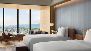 クラブ ルーム ダブルベッド 2 台 (View)