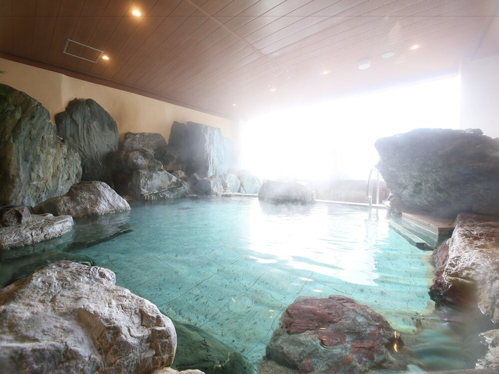 大浴場「銘石風呂」②