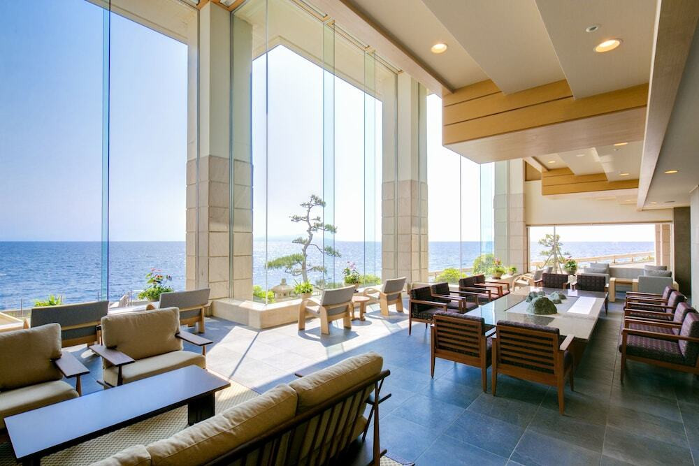 16の湯船で湯めぐり！絶景露天温泉では270度の大パノラマを4758757