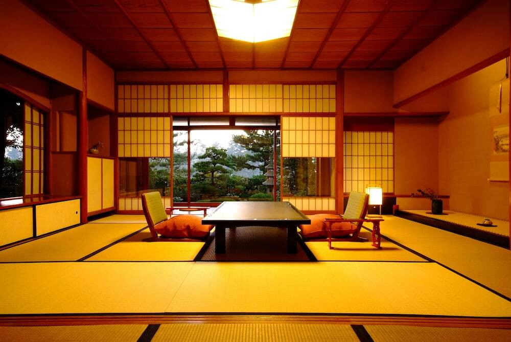 6.文珠荘 松露亭3476933