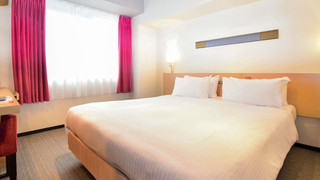 スタンダード ルーム クイーンベッド 1 台 禁煙