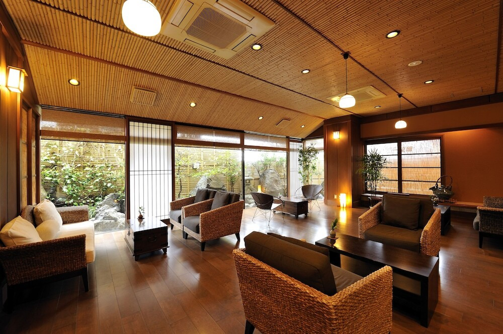 ロビーラウンジ