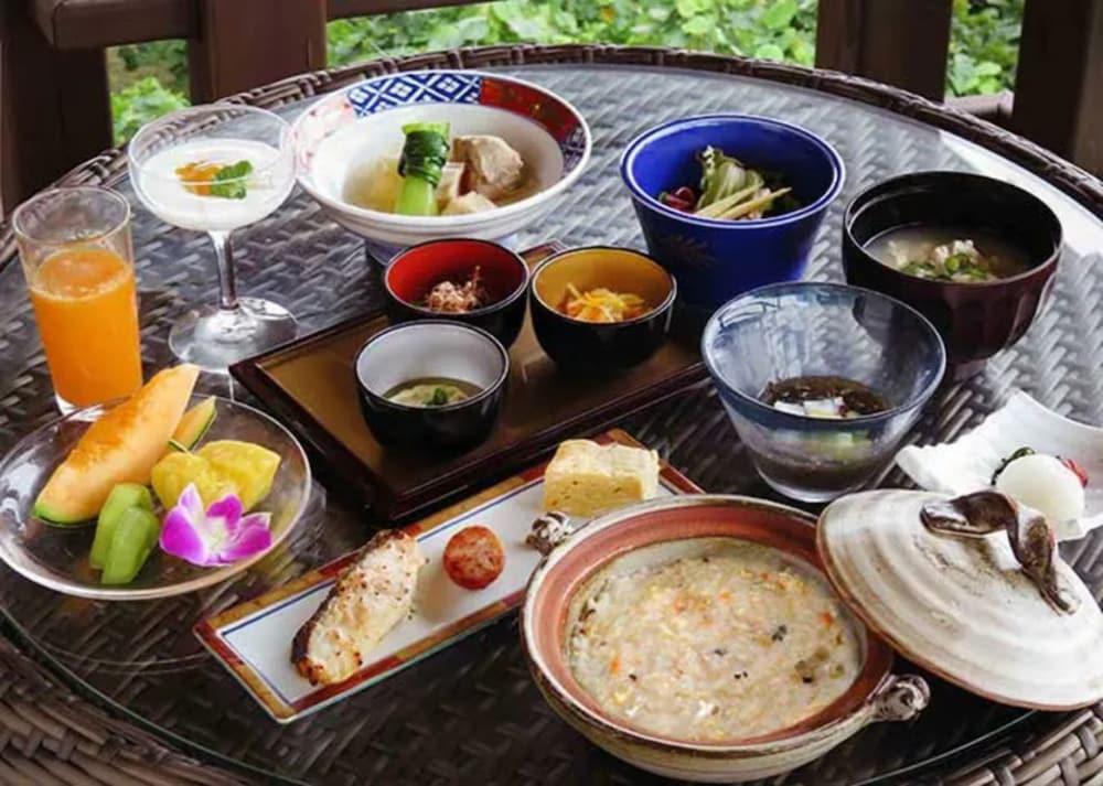 朝食