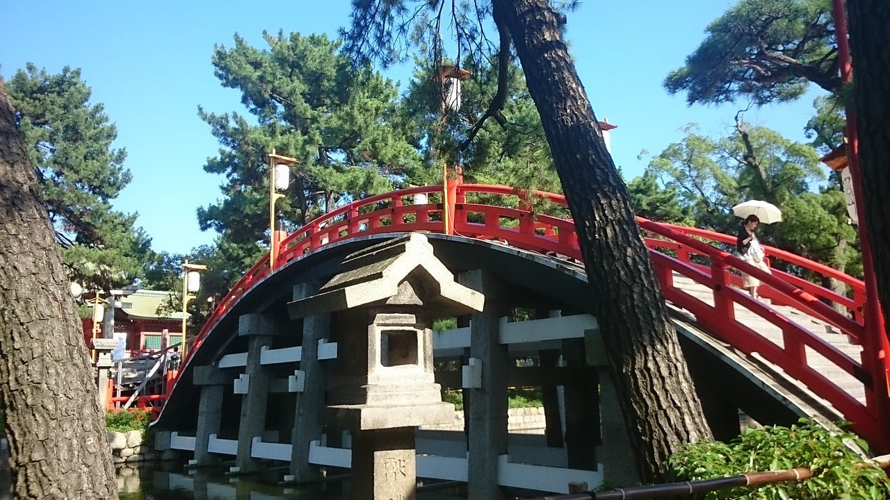 ２．朱塗りの雅なお社に良縁を祈る「住吉大社」2167330
