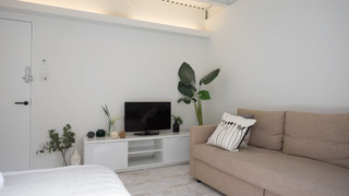 ダブルルーム ダブルベッド 1 台ソファーベッド付き 禁煙 共用バスルーム