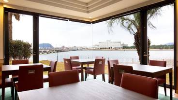 朝食スペース / 9