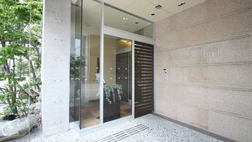 施設の入り口 / 17