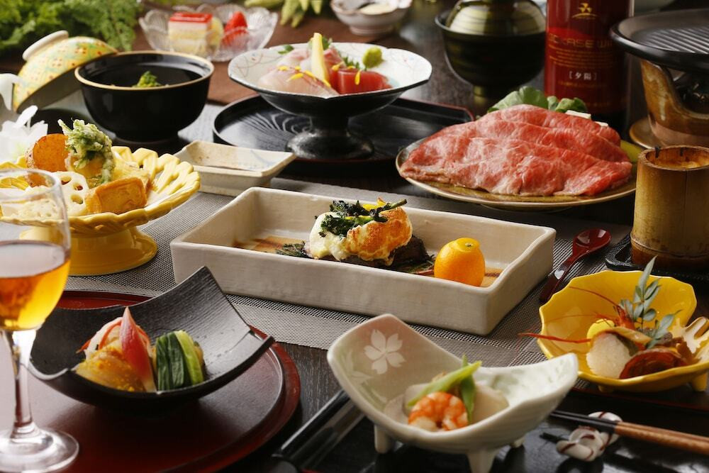 体に優しい和朝食は色とりどりで目も楽しい4021603