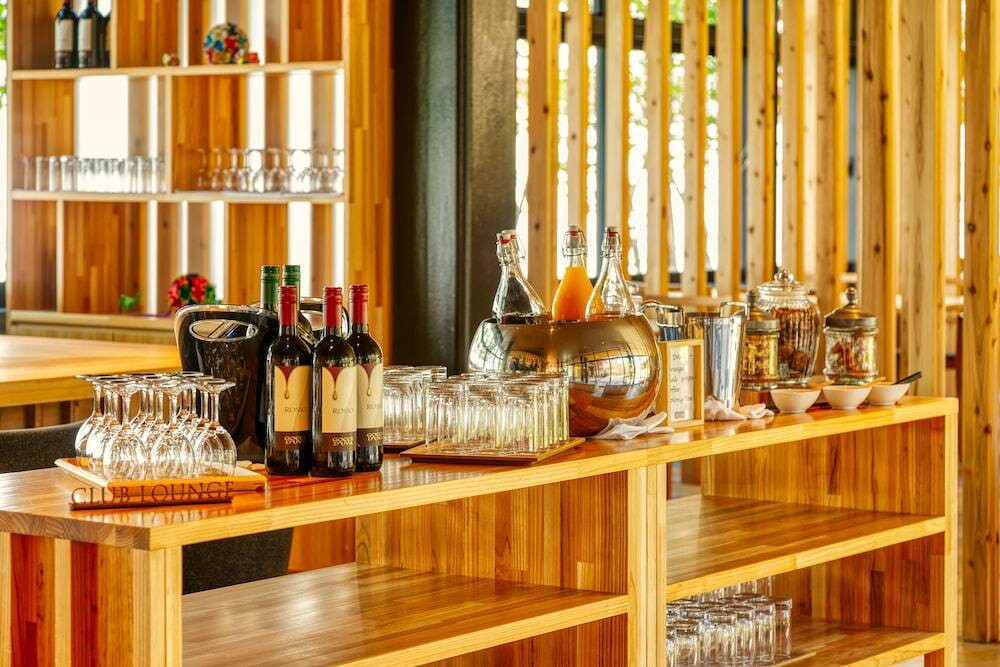 ラウンジで楽しむ、地元素材の限定フード4277216