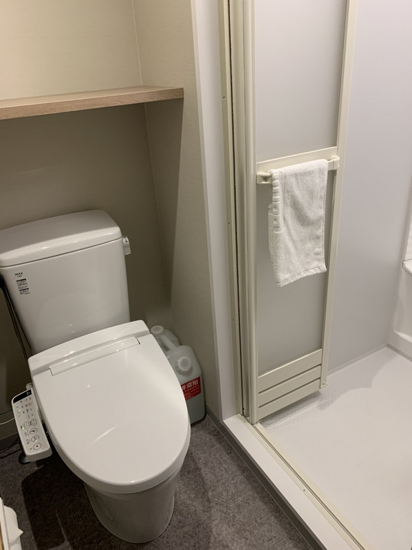 シャワーのみ。コンパクト