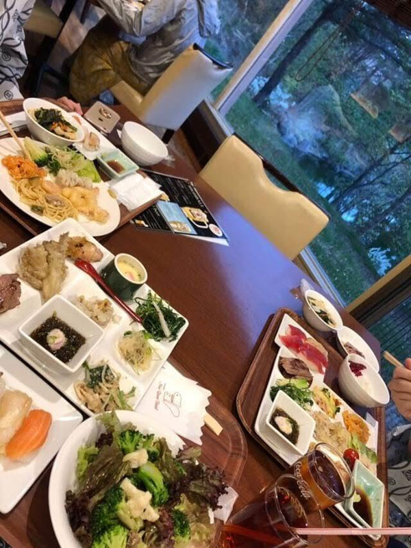 夕食バイキングは種類豊富