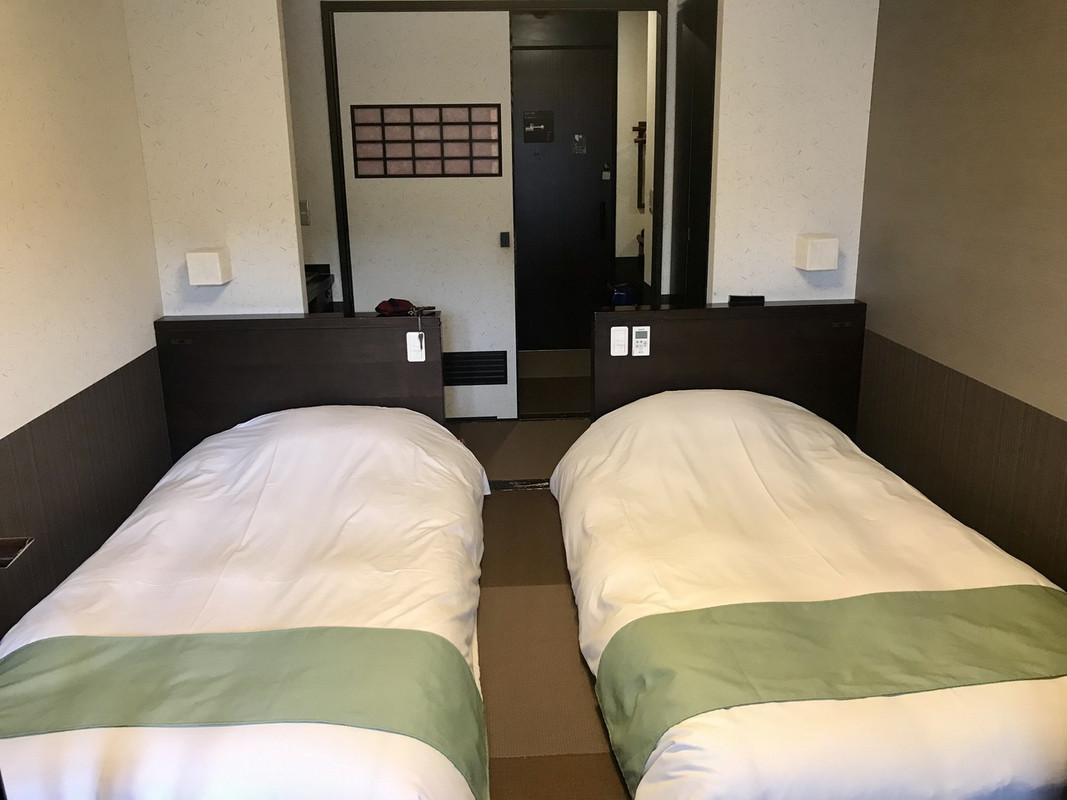 お部屋はコンパクト