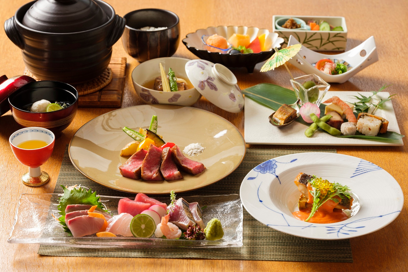 森の緑に囲まれたプール付きヴィラ3643462