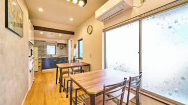 客室内のダイニングエリア / 13