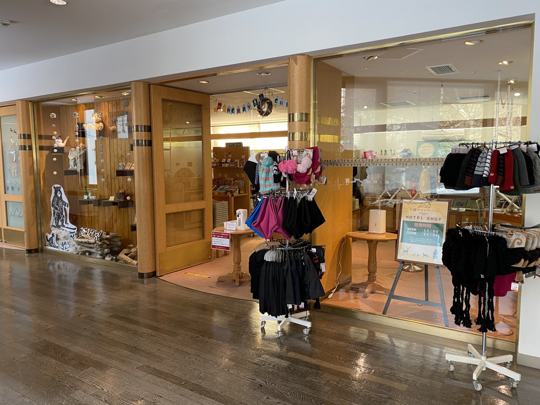 売店は現在は午後のみ営業