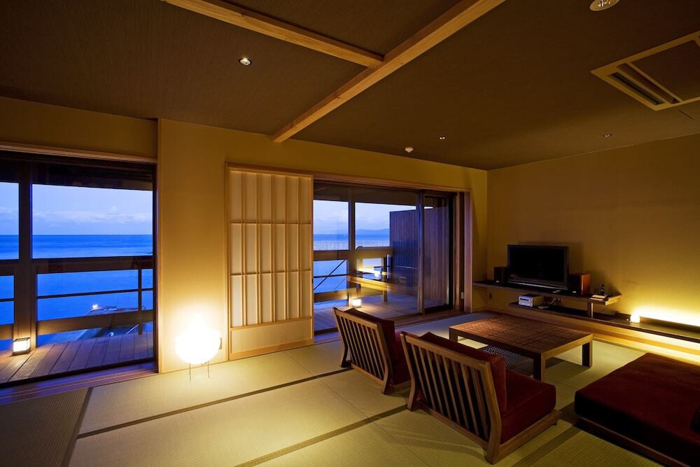 淡路島の海辺に佇む宿で大人の休日を3998100